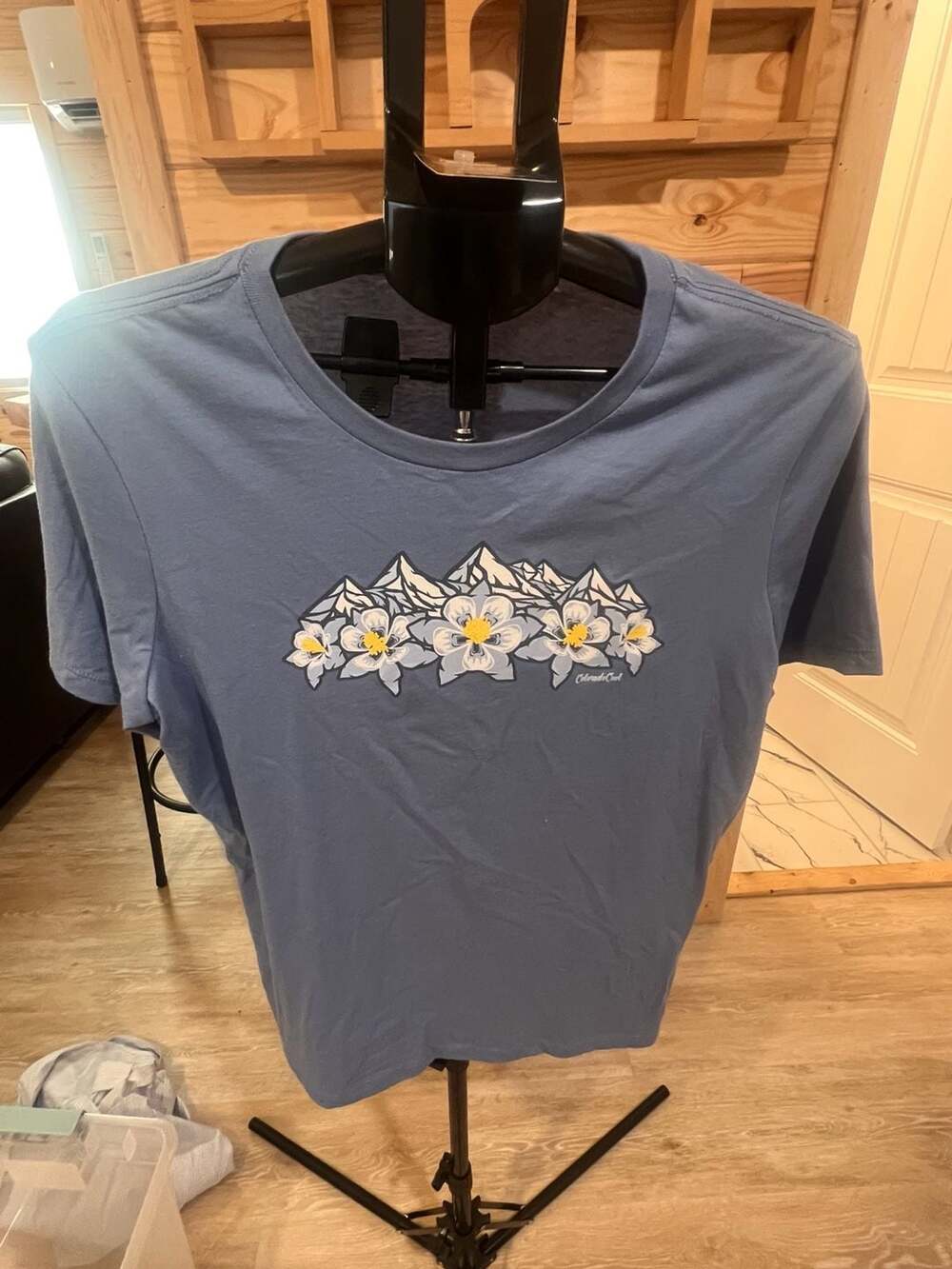 Colorado Cool Floral Range T-Shirt Women's Size Large Blue